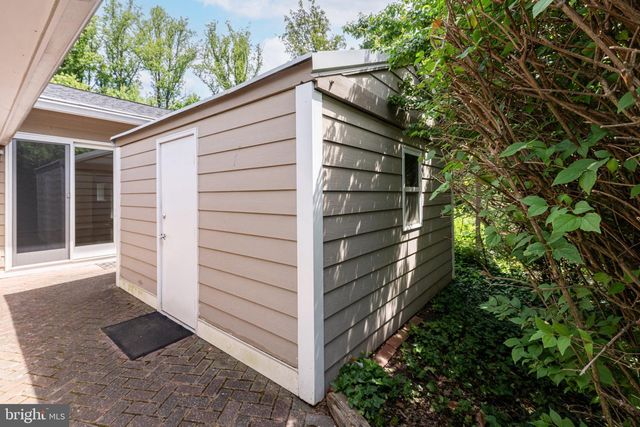 3525 DEVON DR, Falls Church, VA 22042