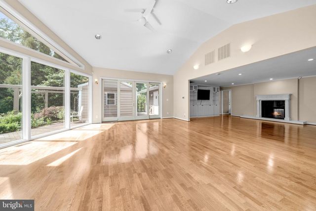 3525 DEVON DR, Falls Church, VA 22042