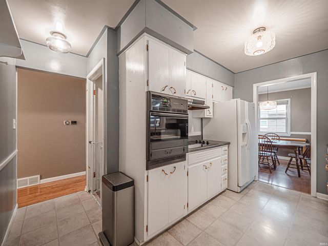 1829 S Parker Drive, Evansville, IN 47714