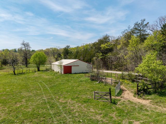 305 Ingram Rd, Pulaski, TN 38478