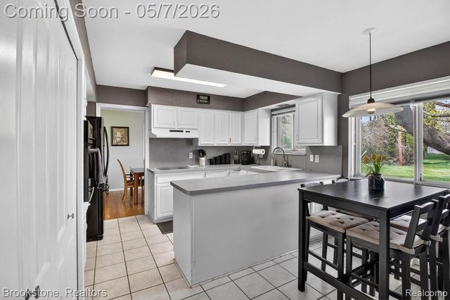 2732 Lacota Road, Waterford, MI 48328
