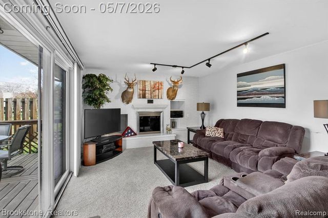 2732 Lacota Road, Waterford, MI 48328