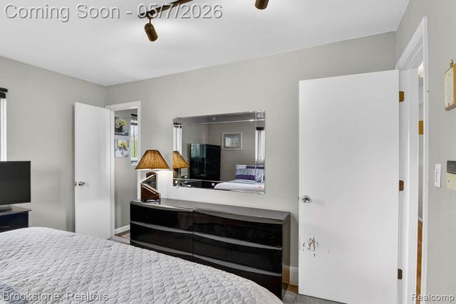 2732 Lacota Road, Waterford, MI 48328