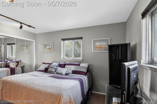 2732 Lacota Road, Waterford, MI 48328