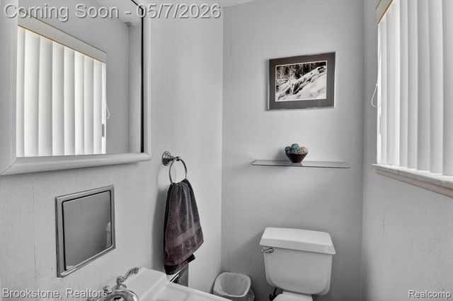 2732 Lacota Road, Waterford, MI 48328
