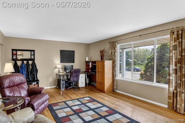 2732 Lacota Road, Waterford, MI 48328