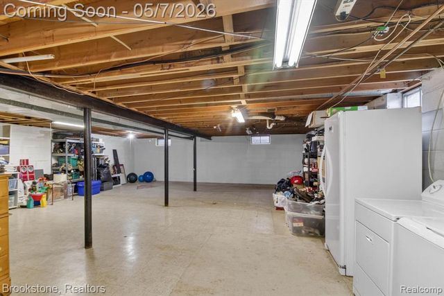 2732 Lacota Road, Waterford, MI 48328