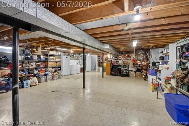 2732 Lacota Road, Waterford, MI 48328