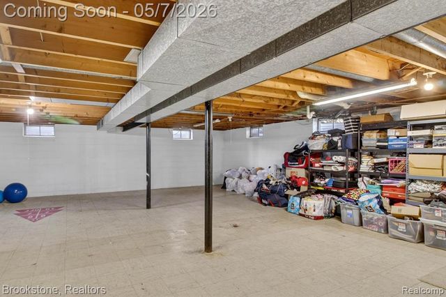 2732 Lacota Road, Waterford, MI 48328