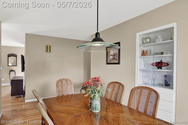2732 Lacota Road, Waterford, MI 48328