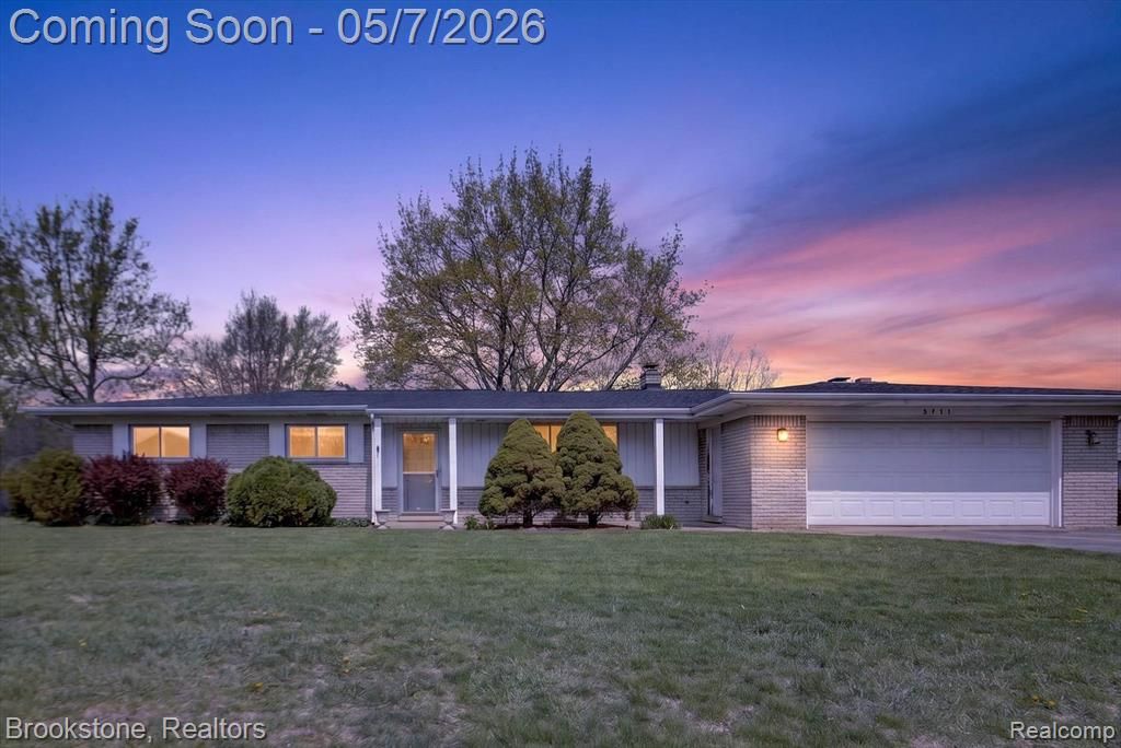 2732 Lacota Road, Waterford, MI 48328