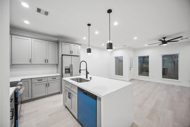 8218 Lawler Street B, Houston, TX 77051