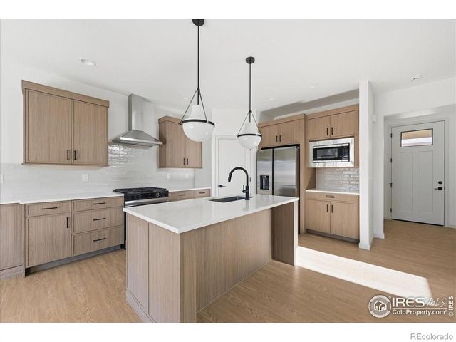 825 Doubleleaf Drive, Windsor, CO 80550