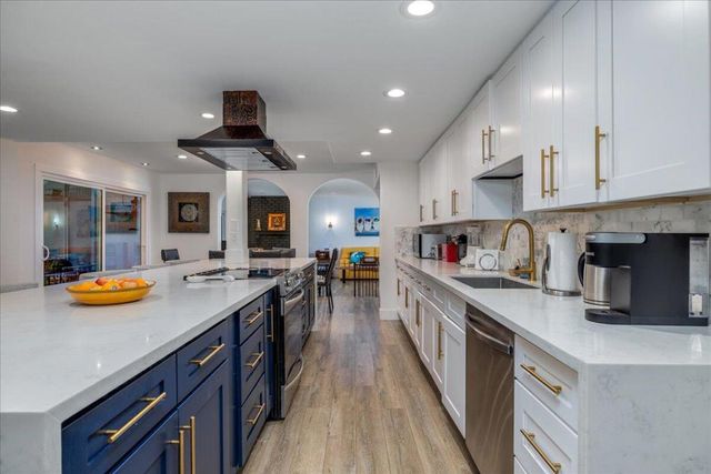 29795 Eagle Point Drive, Canyon Lake, CA 92587