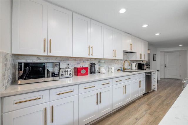 29795 Eagle Point Drive, Canyon Lake, CA 92587