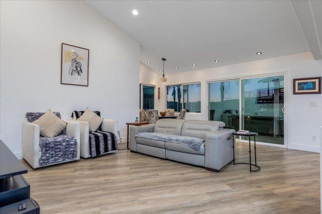 29795 Eagle Point Drive, Canyon Lake, CA 92587