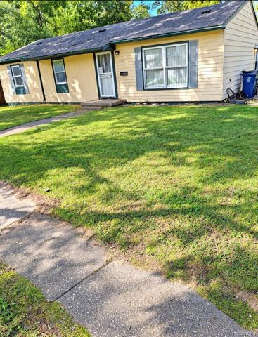 2921 E Pierson Road, Flint, MI 48506