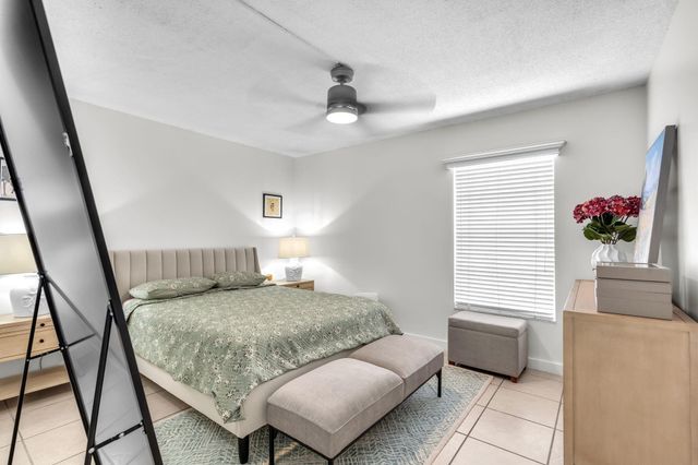 1735 W 60th Street M307, Hialeah, FL 33012