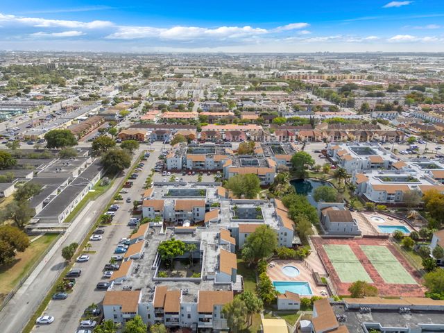 1735 W 60th Street M307, Hialeah, FL 33012