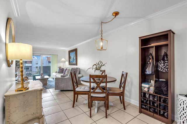 1735 W 60th Street M307, Hialeah, FL 33012