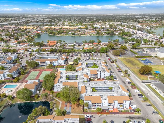 1735 W 60th Street M307, Hialeah, FL 33012