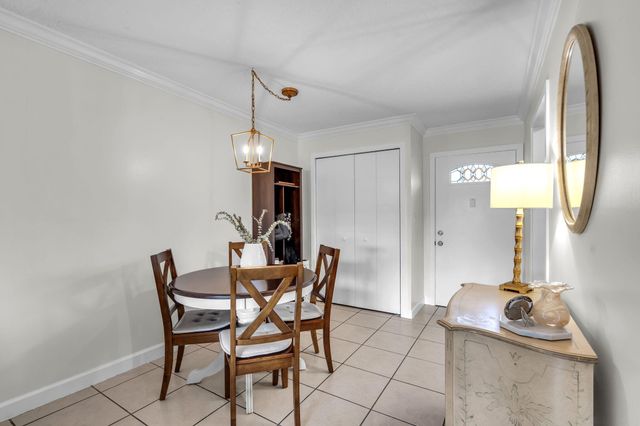 1735 W 60th Street M307, Hialeah, FL 33012