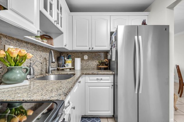 1735 W 60th Street M307, Hialeah, FL 33012