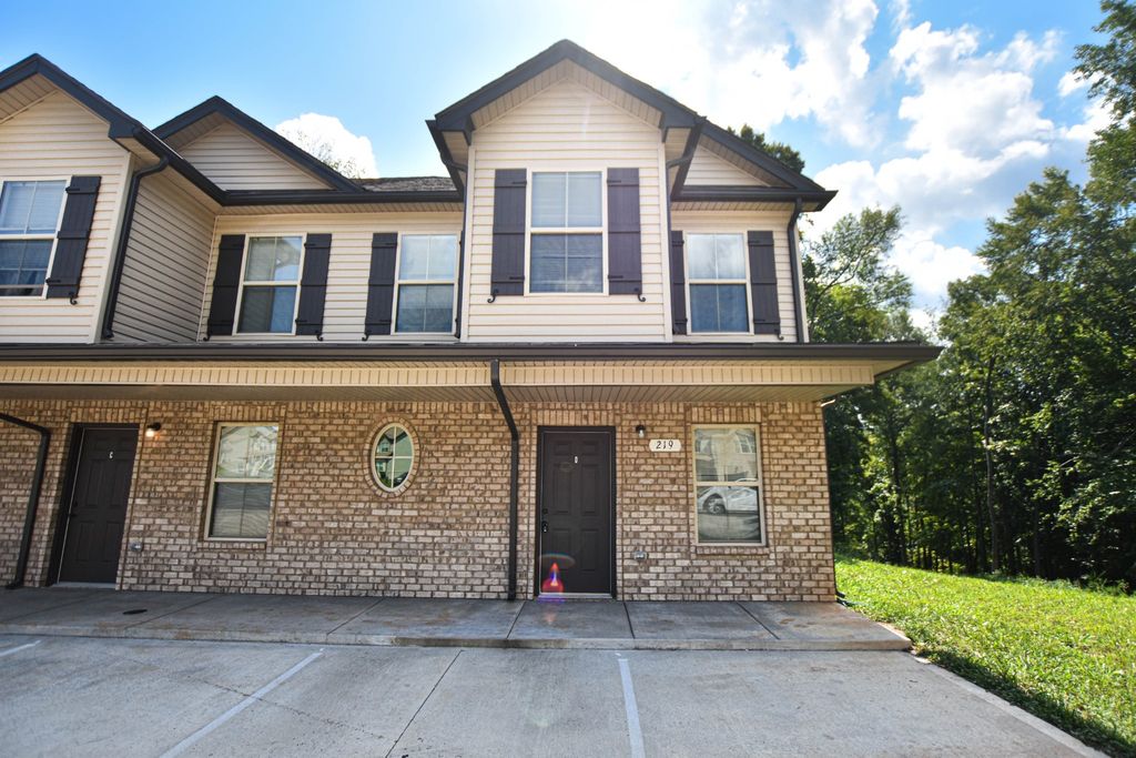219 Smithson Ln Unit D, Clarksville, TN 37040