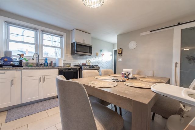 72 Hollis Avenue, Warwick, RI 02889