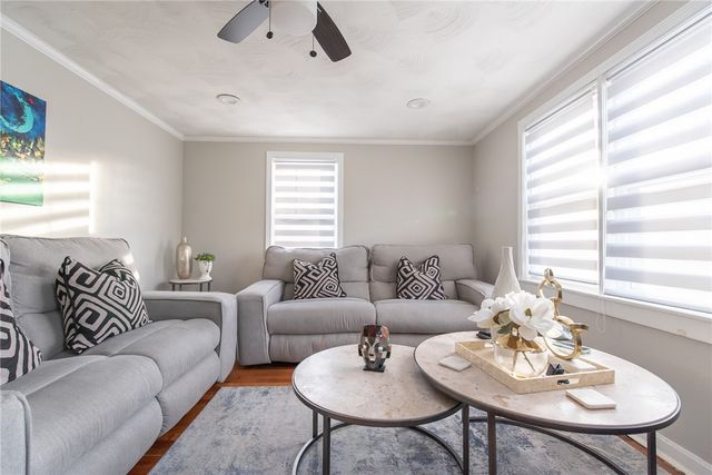 72 Hollis Avenue, Warwick, RI 02889