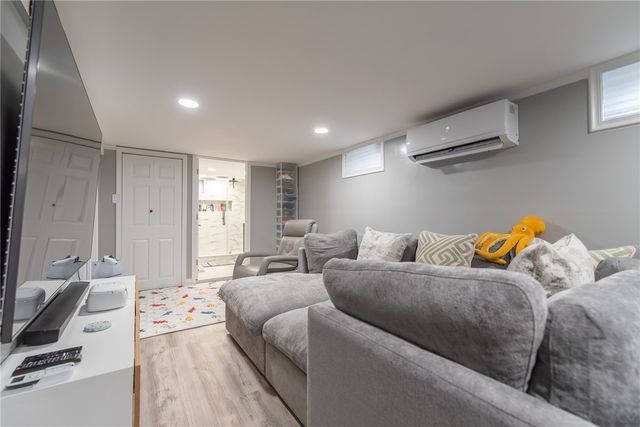 72 Hollis Avenue, Warwick, RI 02889