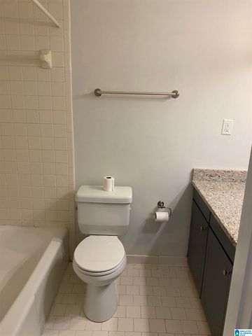 3021 Massey Rd Apt A, Vestavia Hills, AL 35216