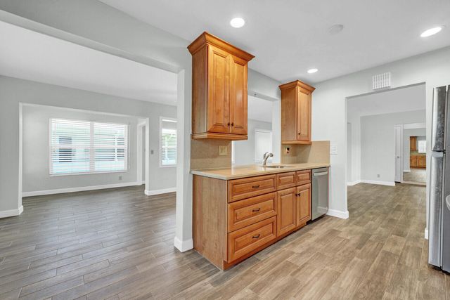 714 SW 16th Street, Boynton Beach, FL 33426