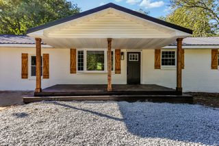 2054 Shelby Dr, Clarksville, TN 37043