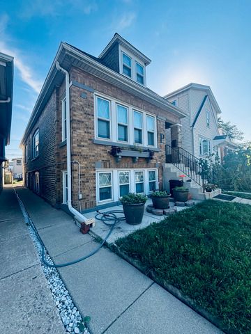 5749 W 64th Place, Chicago, IL 60638