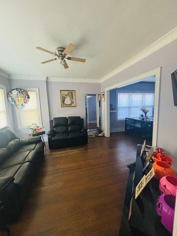5749 W 64th Place, Chicago, IL 60638