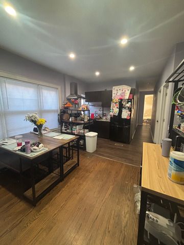 5749 W 64th Place, Chicago, IL 60638