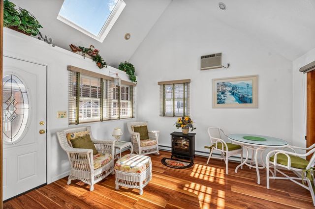 37 Pinewood Ave, Billerica, MA 01821