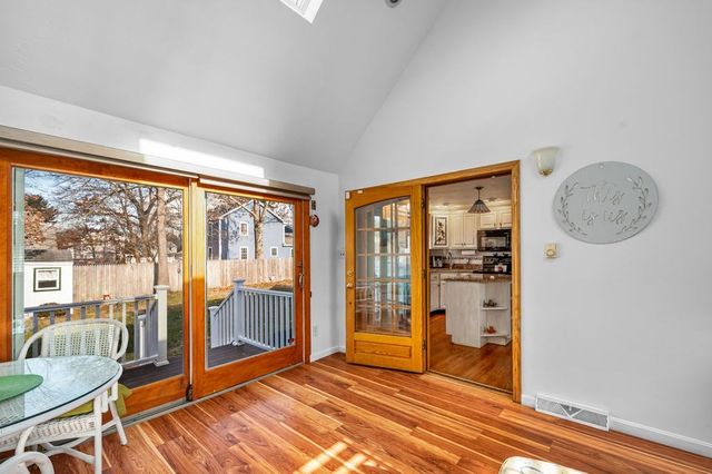 37 Pinewood Ave, Billerica, MA 01821