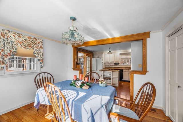 37 Pinewood Ave, Billerica, MA 01821