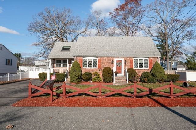 37 Pinewood Ave, Billerica, MA 01821