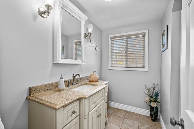 37 Pinewood Ave, Billerica, MA 01821