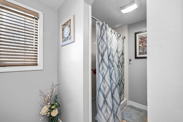 37 Pinewood Ave, Billerica, MA 01821