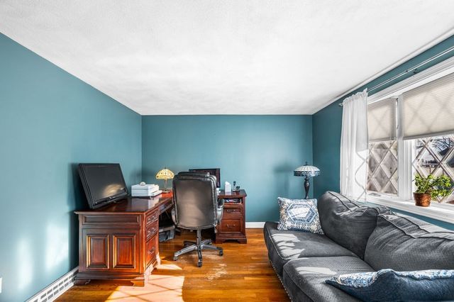 37 Pinewood Ave, Billerica, MA 01821