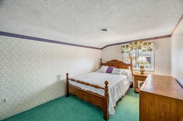 37 Pinewood Ave, Billerica, MA 01821