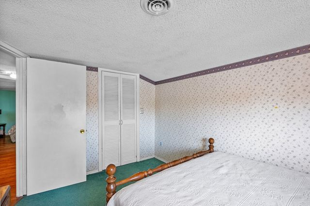 37 Pinewood Ave, Billerica, MA 01821