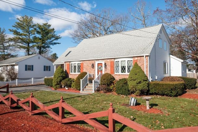 37 Pinewood Ave, Billerica, MA 01821