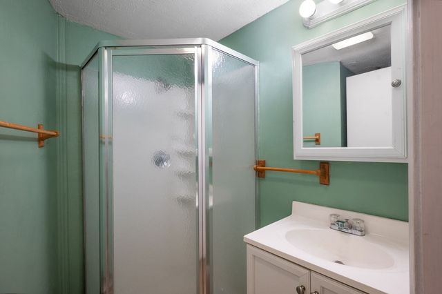 37 Pinewood Ave, Billerica, MA 01821