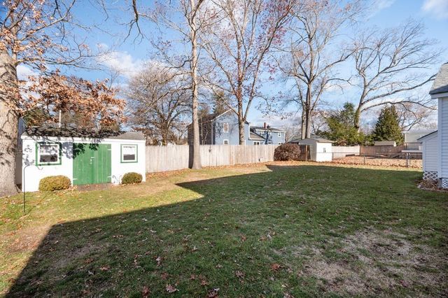 37 Pinewood Ave, Billerica, MA 01821