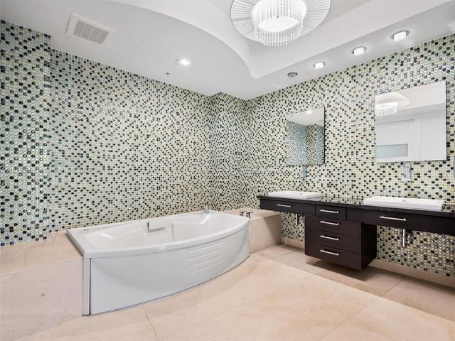 18201 Collins Ave 1209, Sunny Isles Beach, FL 33160